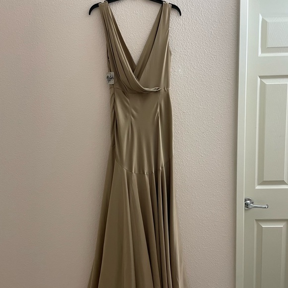 Fame and Partners Essie Maxi dress - Picture 7 of 8